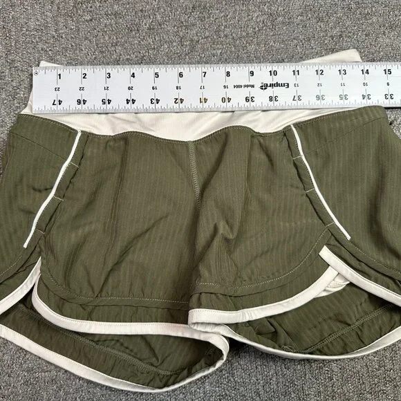 Hylete Olive Green Cream White Scalloped Running Short Women's Size Small - Picture 3 of 6